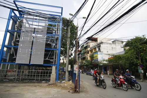 Hà Nội hiện tại đang xây dựng hai giàn đỗ xe để lắp đặt tại hai phố Trần Nhật Duật và Nguyễn Công Hoan, với tổng số vốn trên 100 tỷ đồng.